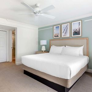 Two-Bedroom Suite One King Bed Two Twin Beds Hearing Accessible